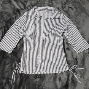Womens form fitting button down juniors large